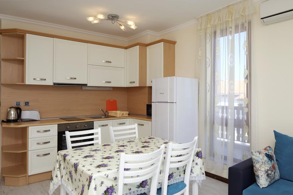 Mars Apartments In Tryavna Beach Complex Sveti Vlas Exterior photo