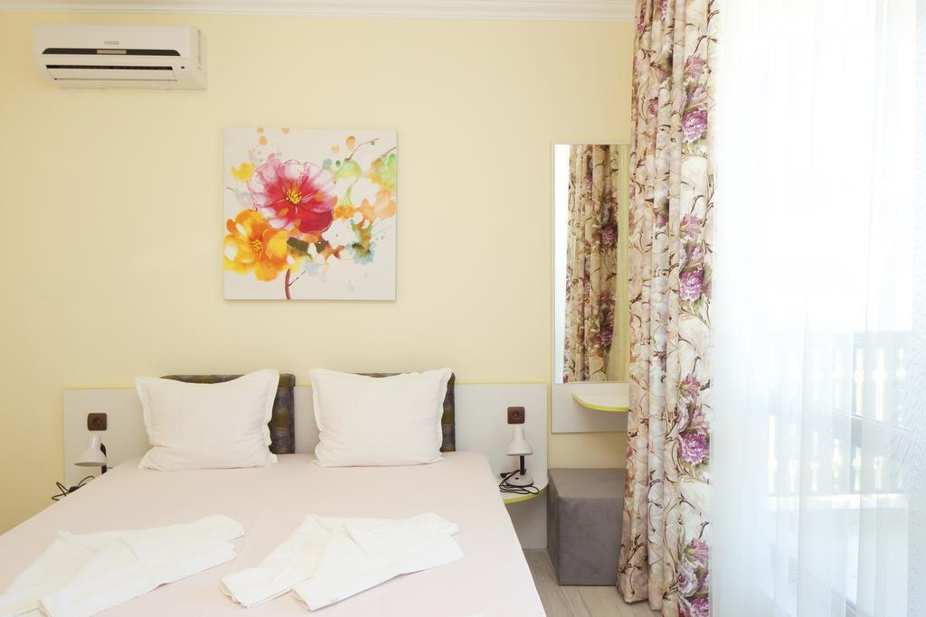 Mars Apartments In Tryavna Beach Complex Sveti Vlas Exterior photo